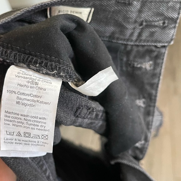 Madewell|Rigid Denim A-Line Washed Black Mini Denim Skirt w Frayed Hem, Buttons• - Picture 13 of 16